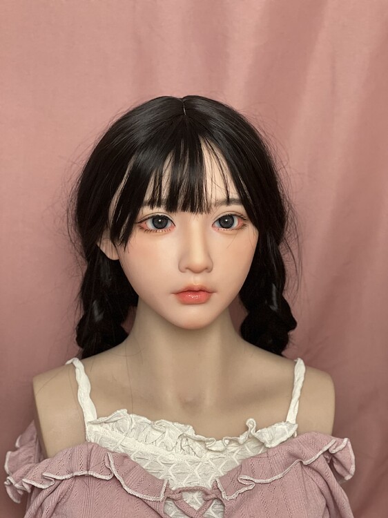 yuhoshiメイクを施したラブドール