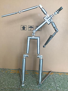 ラブドールの金属骨格
